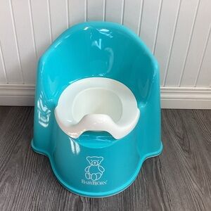 Baby Bjorn Potty Chair in EUC/LIKE NEW